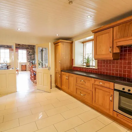 בית נופש Coach House *